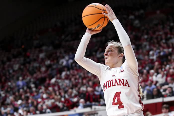 Nicole Cardaño-Hillary shoots the ball.